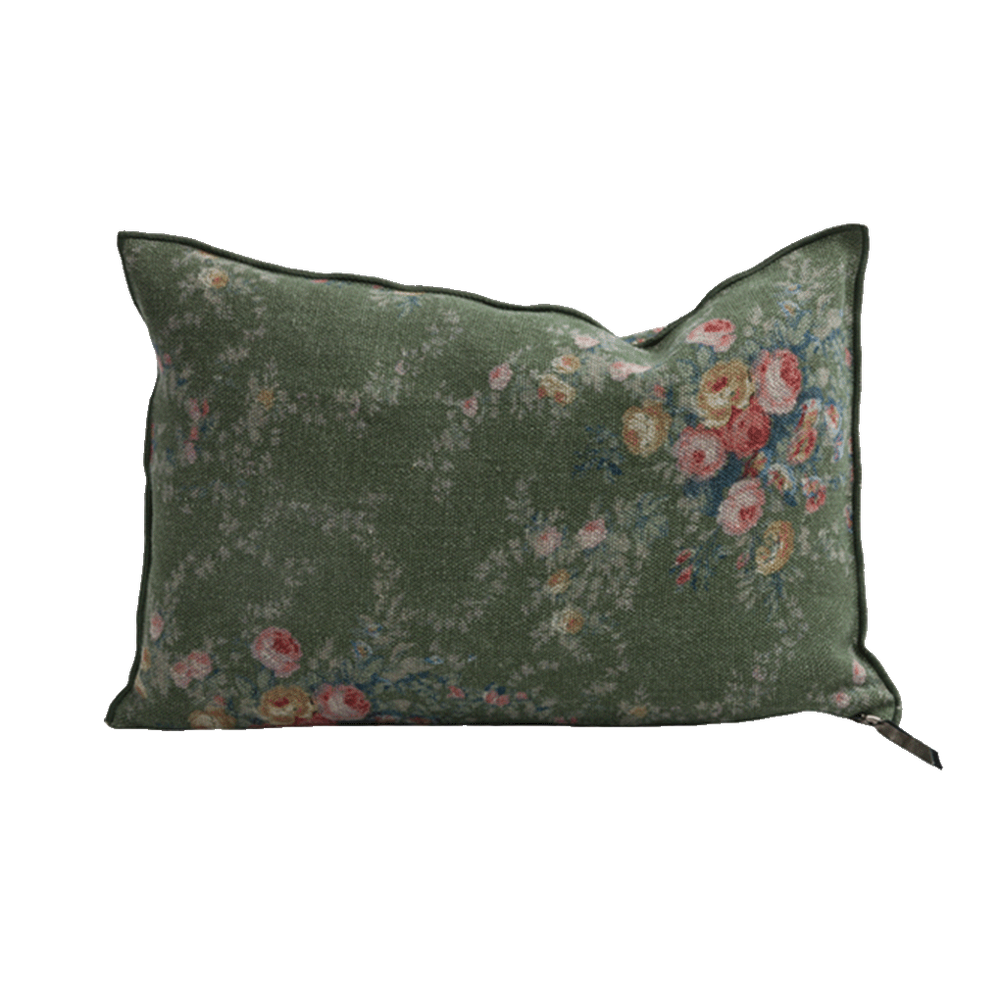 Cojín de lino verde con estampado floral de rosas y bordes oscuros