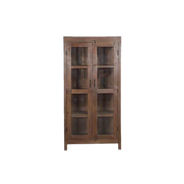 Vitrina de madera marrón con puertas de cristal y compartimentos interiores.