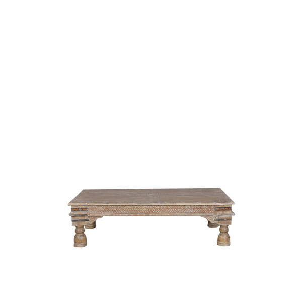 Mesa de centro de madera estilo indio rectangular con patas torneadas y grabados en el frontal