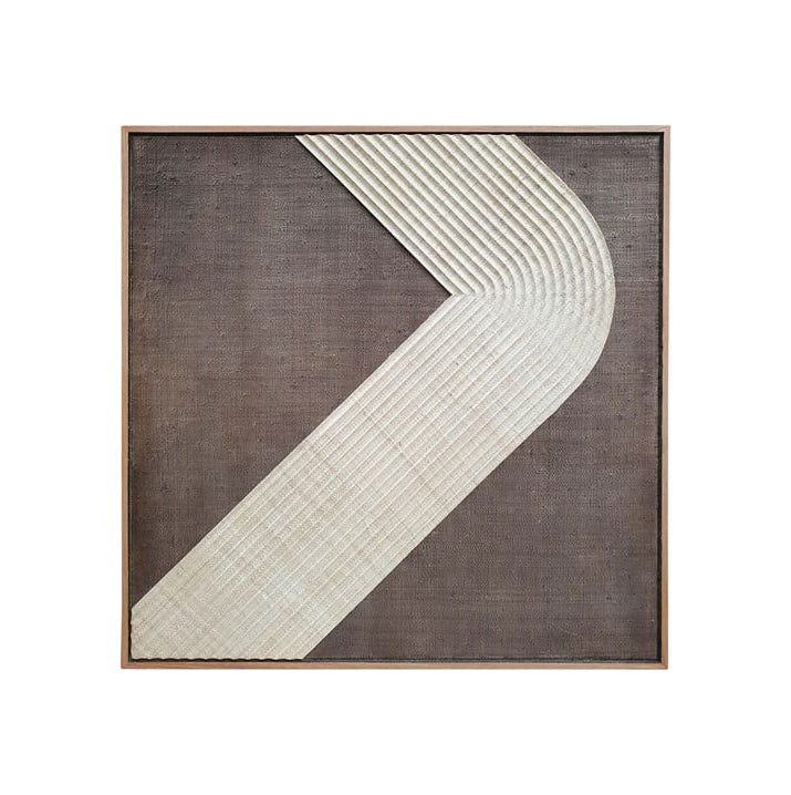 Cuadro de relieve Hanson: fondo marrón oscuro y forma diagonal ondulada en blanco
