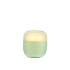 Vela ONNO en vaso verde con degradado amarillo y bandas horizontales