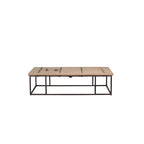Mesa de centro rectangular de madera clara con base de hierro negro y estante abierto