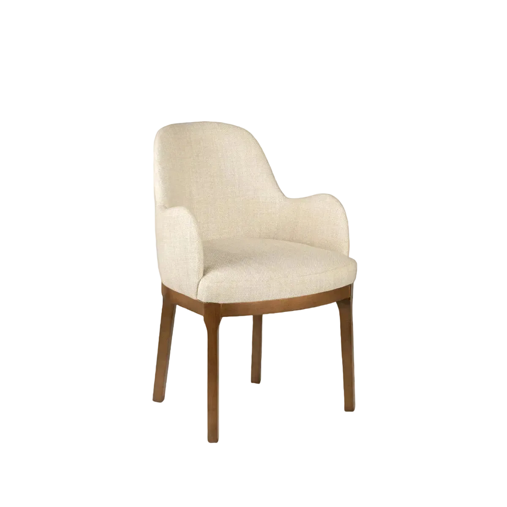 Silla tapizada beige con respaldo curvo, brazos y patas de madera