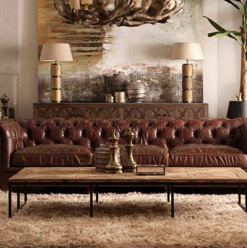 Lámparas de mesa Manzi con pantalla beige y base cilíndrica dorada