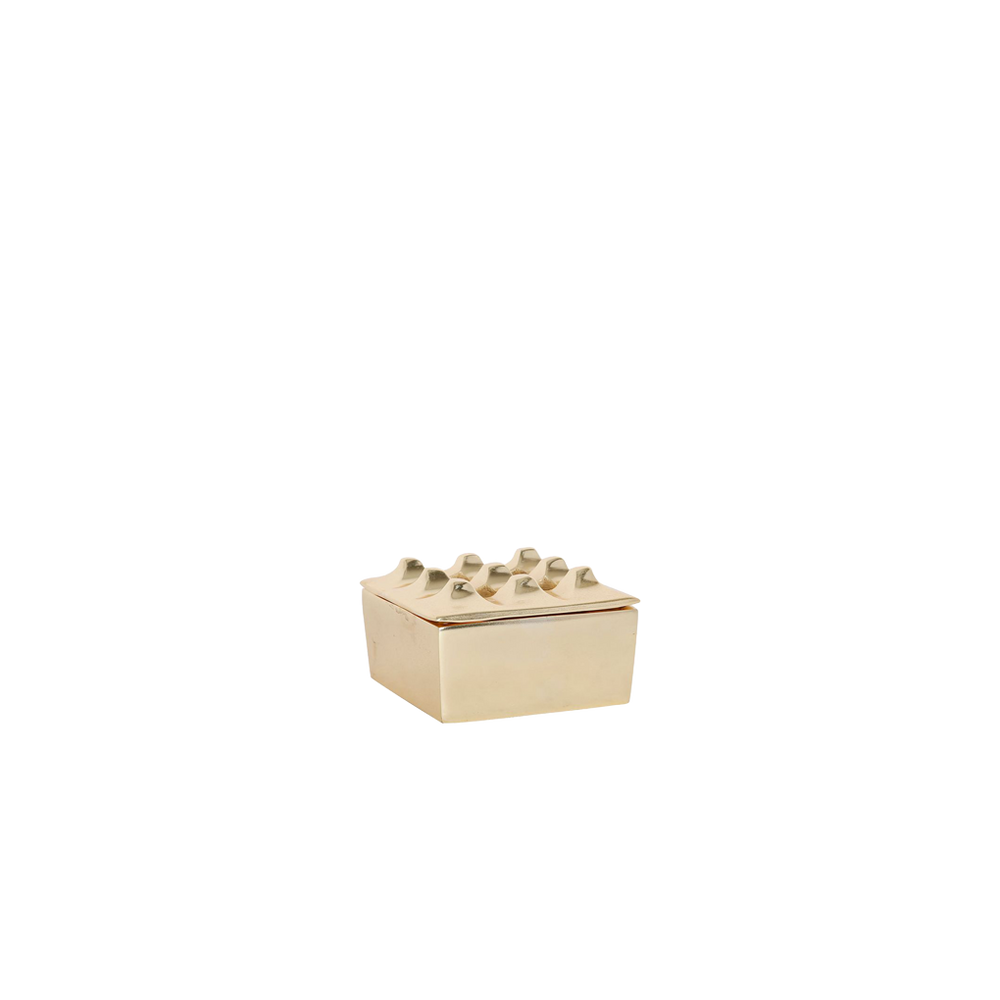 Cenicero de metal dorado con base rectangular y ceniceros en forma de tazas