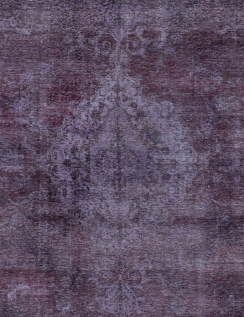 Alfombra vintage persa morada con medallón deslavado y textura tejida