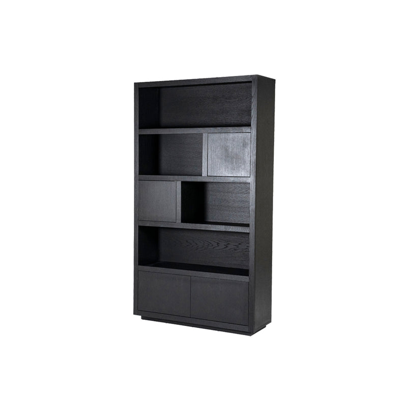Vitrina de madera oscura con estantes interiores y puerta inferior doble.