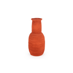 Jarrón de cerámica terracota alto con cuello estrecho y relieve ondulado