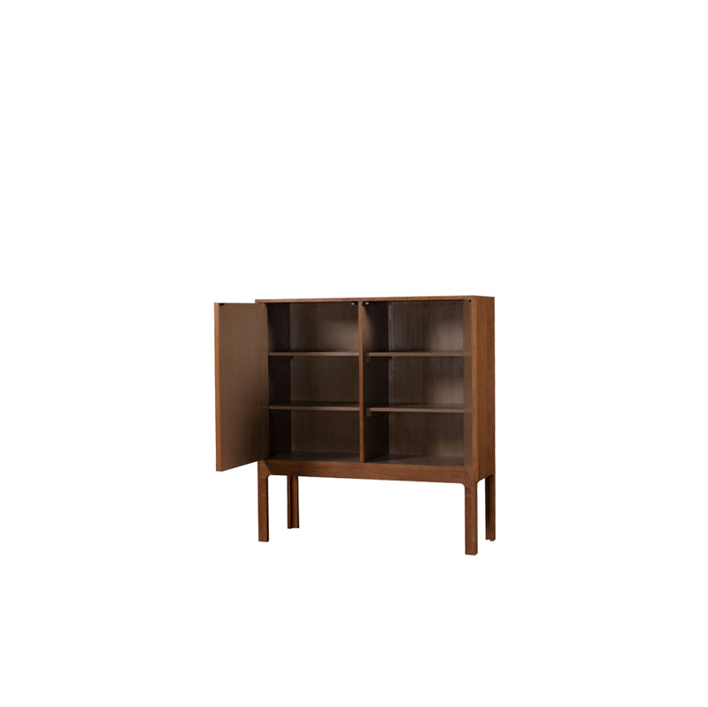 Armario de madera con puertas abiertas y 6 compartimentos interiores.