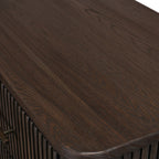 Tapa de madera de la cajonera Heritage con textura de vetas oscuras
