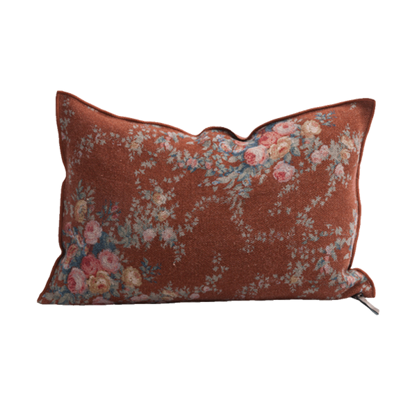 Cojín de lino con estampado floral en tonos arcilla, azul y rosa, de 40 × 60 cm
