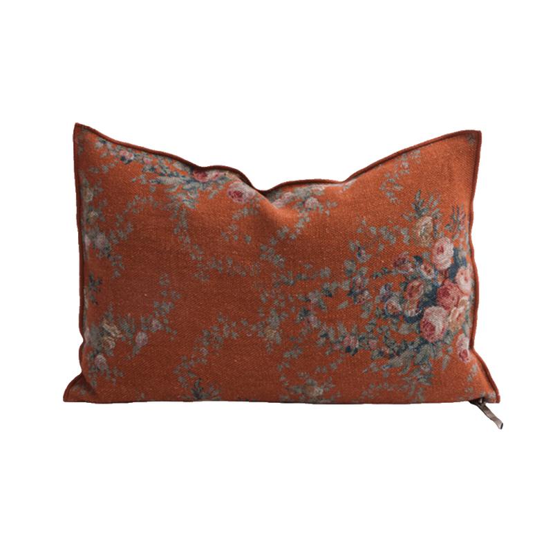 Cojín de lino terracota con estampado floral, formato rectangular de 40 × 60 cm