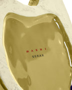 Base del jarrón de cerámica Marni Serax, con inscripción en el fondo.