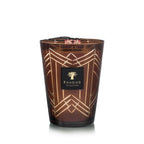 Vela en vaso de vidrio ahumado alto con patrón geométrico dorado y etiqueta Baobab