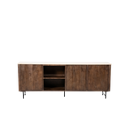 Aparador de madera de mango con 3 puertas y estante central, sobre patas metálicas.