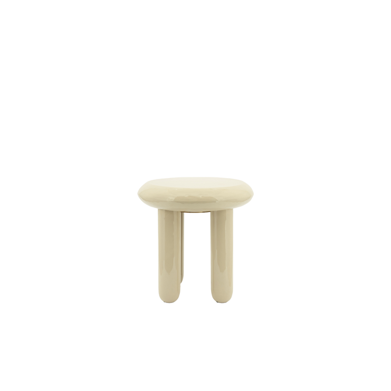 Mesa de centro redonda beige con tapa lisa y cuatro patas cilíndricas