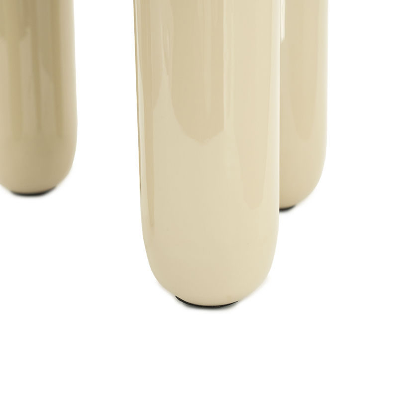 Pata cilíndrica beige pulida de mesa de centro, con base redondeada
