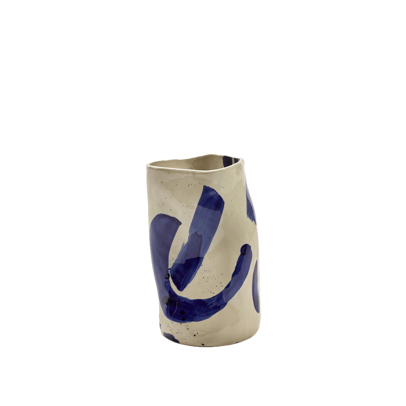 Jarrón de cerámica crema con diseño azul tipo pincel y salpicaduras