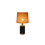 Lámpara de sobremesa Brik con pantalla marrón y base azul oscura, vista frontal