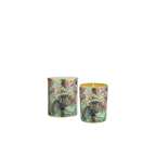 Par de velas aromáticas en latas con diseño tropical rosa y verde, tapa dorada