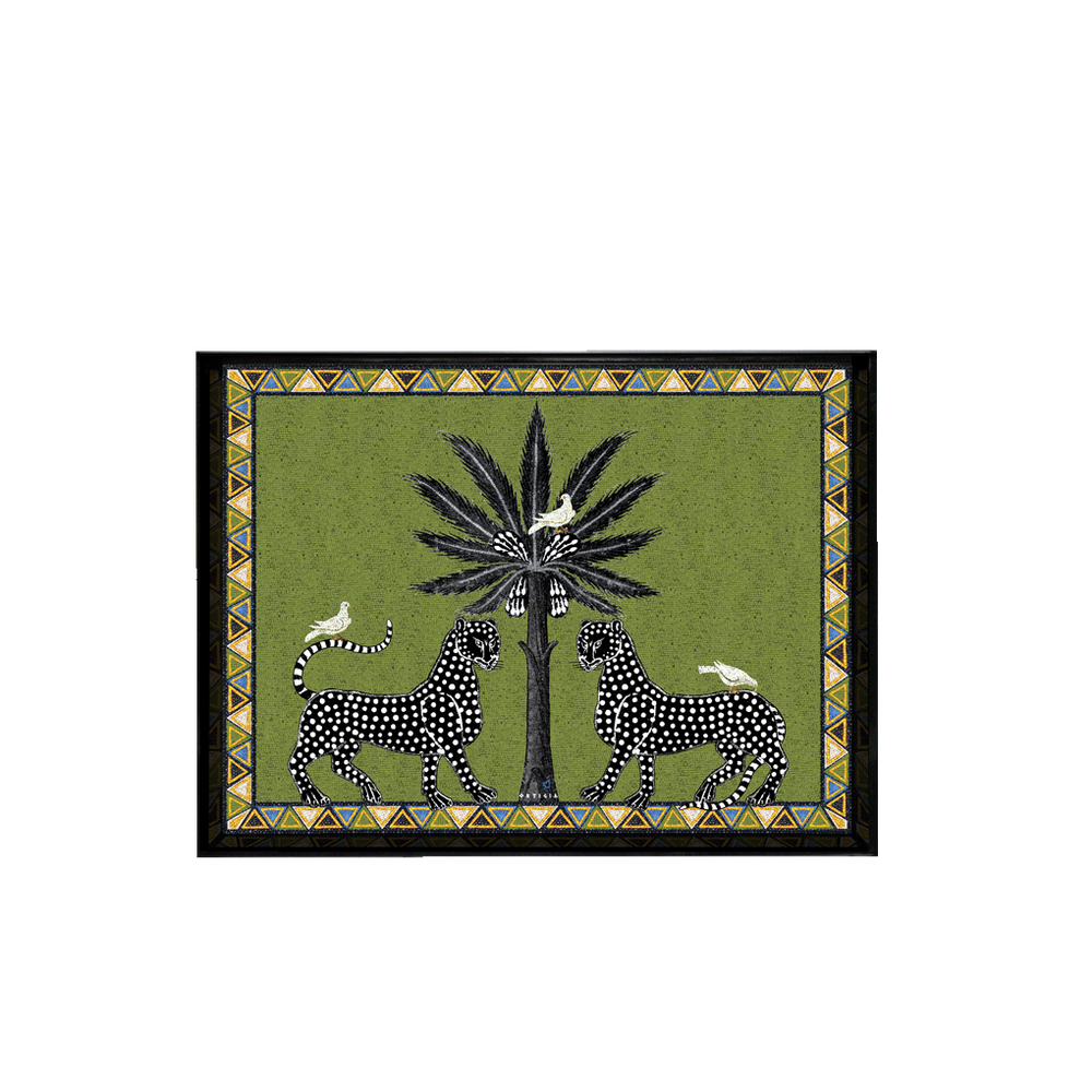 Bandeja lacada rectangular verde con mosaico y borde geométrico multicolor