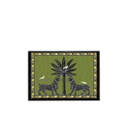 Bandeja lacada de mosaico verde con marco negro y leones de puntos y palmera