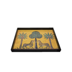 Bandeja lacada Zagara L rectangular, con borde negro y palmeras sobre fondo mostaza