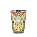 Vela aromática en vaso de vidrio con estampado floral multicolor y corazones