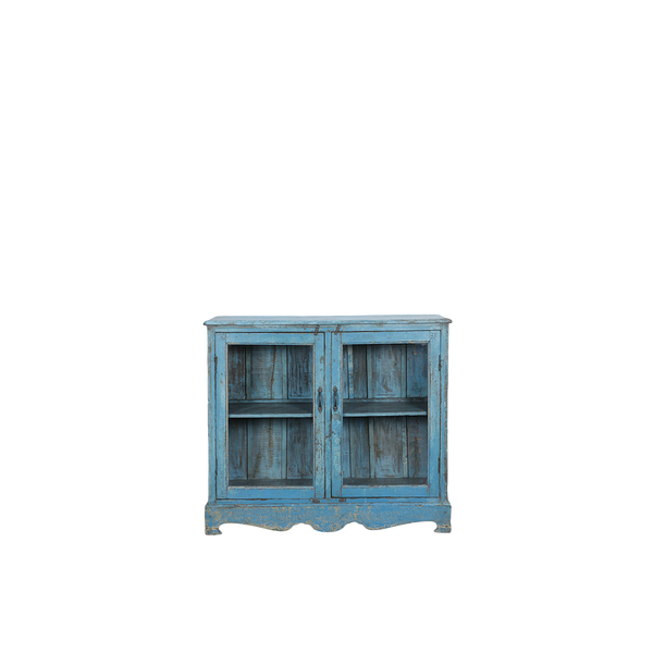 Vitrina de madera pátina azul con puertas de vidrio y estantes interiores