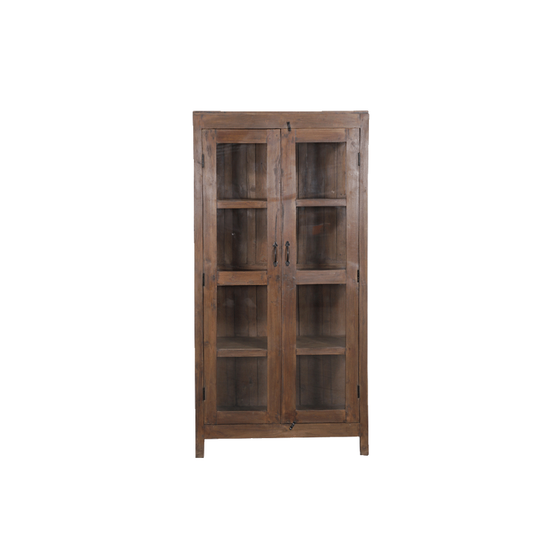 Vitrina de madera marrón con puertas de cristal y compartimentos interiores.