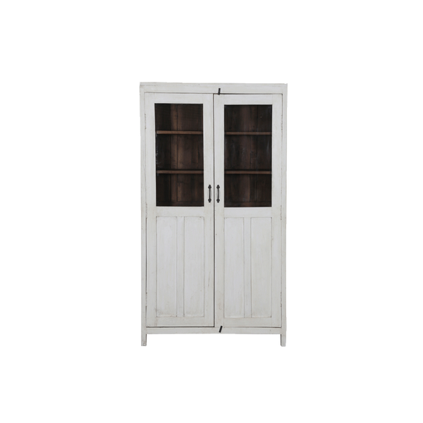 Vitrina de madera blanca con dos puertas de vidrio y estantes interiores oscuros
