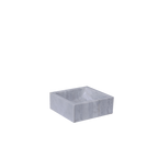 Pica de mármol rectangular gris con interior profundo y bordes rectos, vista en ángulo