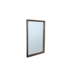 Espejo rectangular con marco de madera oscuro, vista en ángulo