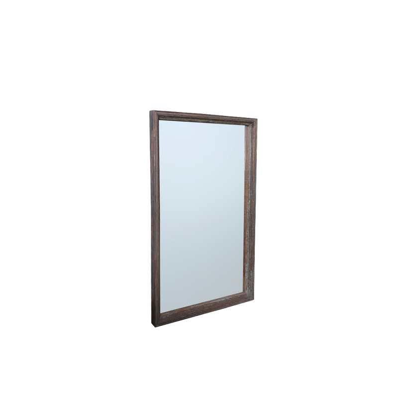 Espejo rectangular con marco de madera oscuro, vista en ángulo
