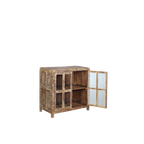 Aparador de madera con puertas de cristal abiertas, mostrando el interior con estantes