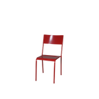 Silla metálica roja con respaldo alto y asiento plano; estructura tubular.