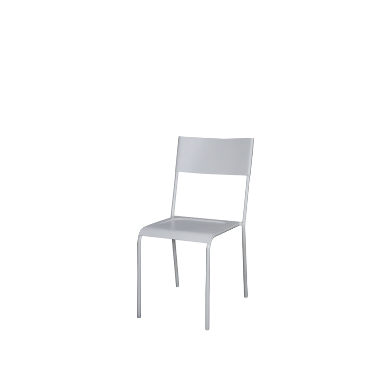 Silla de hierro blanca, respaldo alto y patas delgadas en metal