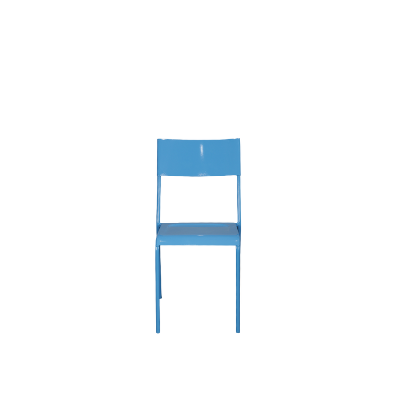 Silla de hierro azul claro con respaldo rectangular