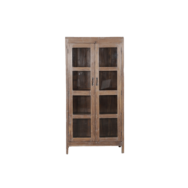 Vitrina de madera con puertas de cristal y estantes interiores.