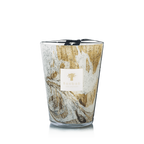 Vela en vaso de vidrio con diseño marmoleado y tapa negra, con etiqueta