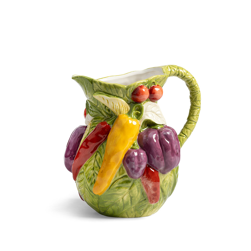 Jarra de cerámica decorada con pimientos y uvas, asa verde