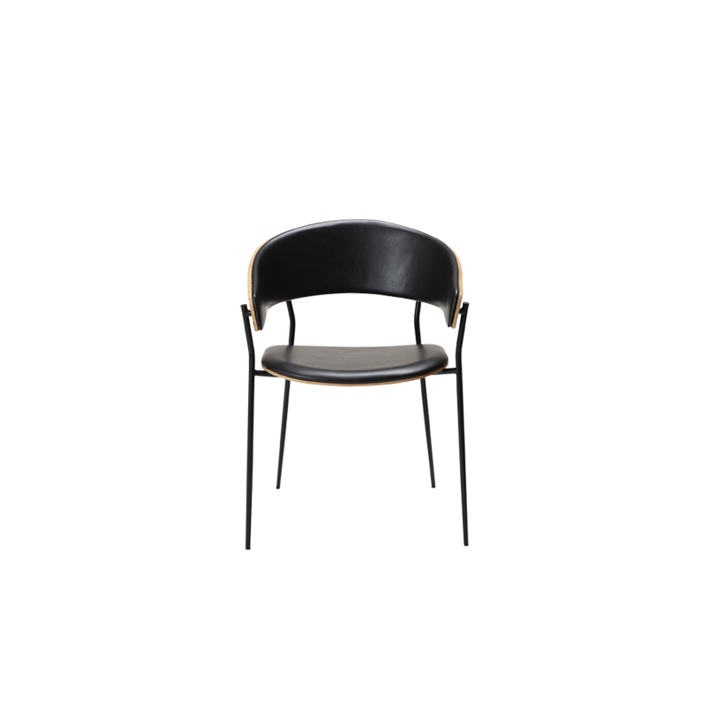 Silla de piel negra con patas metálicas y asiento acolchado.