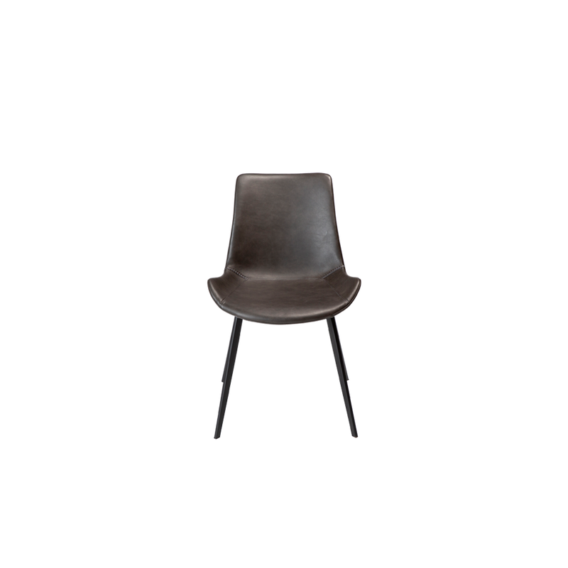 Silla tapizada gris vintage con respaldo alto y patas metálicas negras, vista frontal