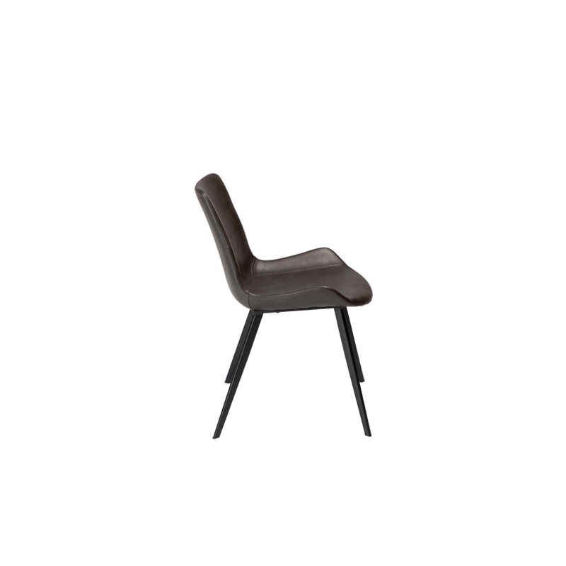 Silla tapizada gris vintage con respaldo curvo y patas metálicas negras, vista lateral