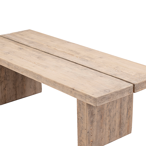 Mesa de comedor de madera maciza, detalle del tablero con vetas y canto