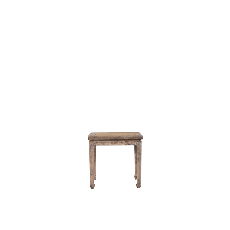 Mesita cuadrada de madera 50x50 Heritage con tapa clara y 4 patas torneadas.