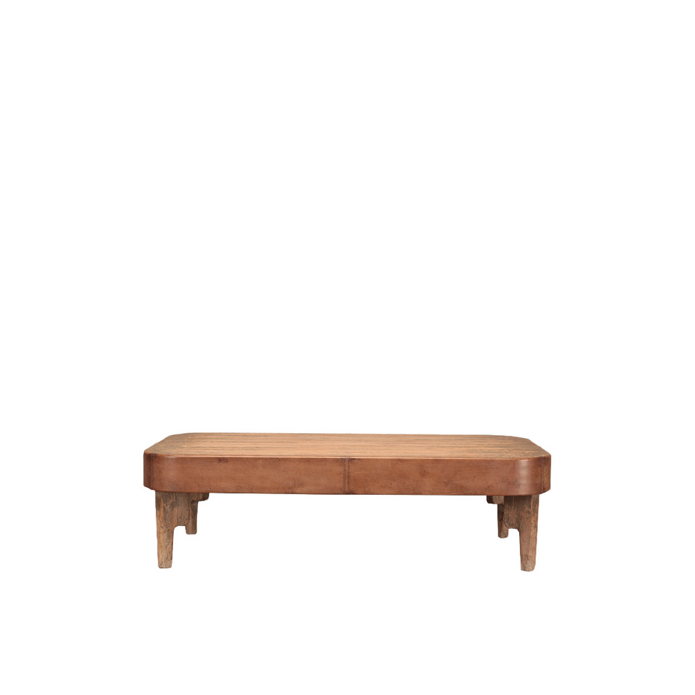 Mesa de centro de madera con bordes redondeados y patas de madera.