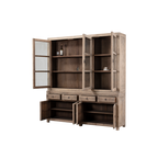 Vitrina Heritage de madera clara abierta, con repisas interiores y puertas abatibles
