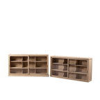 Librería Heritage de madera clara con puertas deslizables de cristal, vista abierta y cerrada
