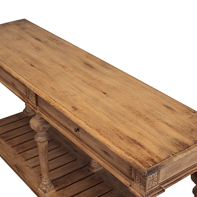 Consola de madera: sobre superior y laterales con vetas y detalles tallados